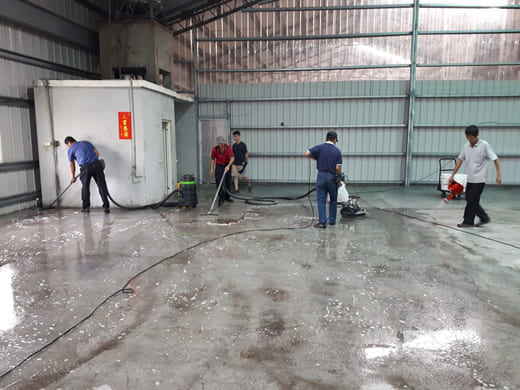 廠房各式地板清洗、廠房地板清洗上腊、廠房地面高壓清洗