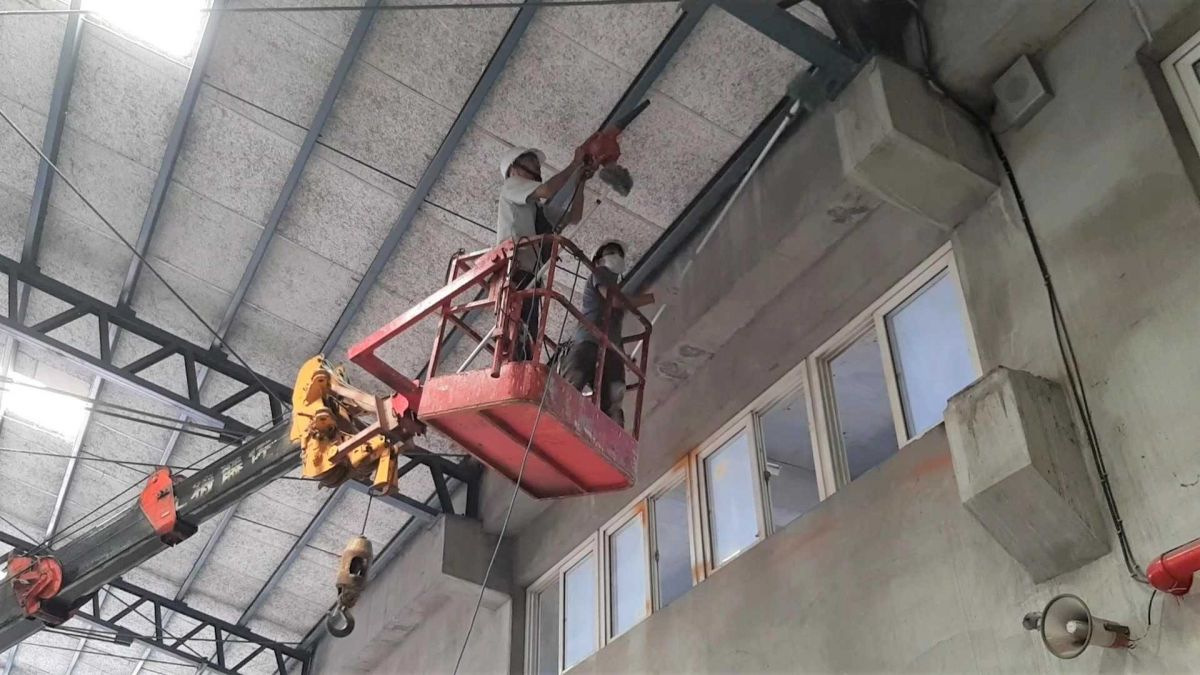 台中清潔公司 廠房天花板清除蜘蛛網
